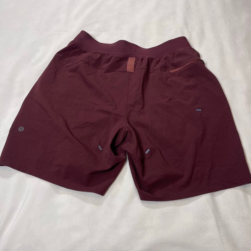 Lululemon License to Train 7” Shorts Men’s Medium Burgundy Maroon LM7APYS